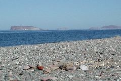 between Pich & L. Chapala
